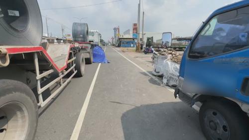 貨車雄雄開車門 害機車趨去、人予後壁車軋死