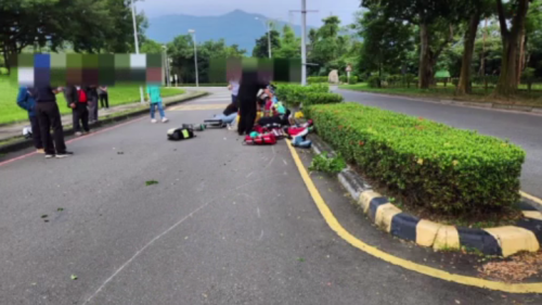 轉斡車速緊 屏科大1學生騎車挵分隔島死亡