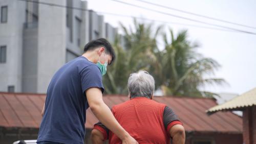 對病院到家庭，居家醫療按怎回應高齡照護的需求？｜青春咱的夢