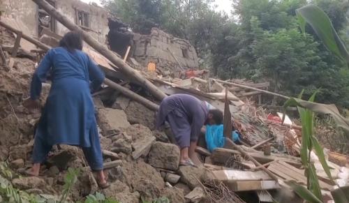 阿富汗地動超過8百人死 塔利班向國際討救兵