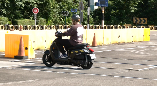 明年機車駕訓課程加5點鐘 包括實際道路訓練