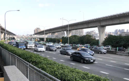 中秋連假頭日 國道交通量估120百萬車公里