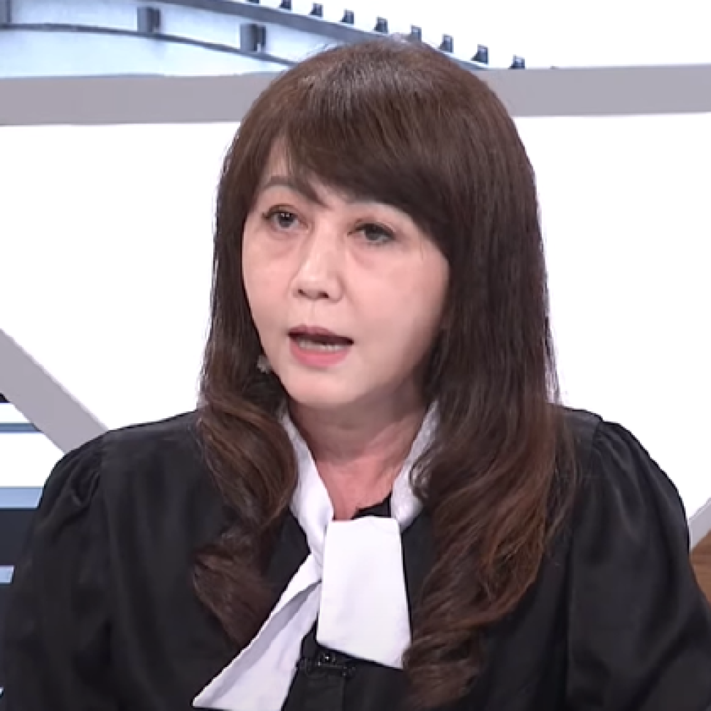 簡余晏