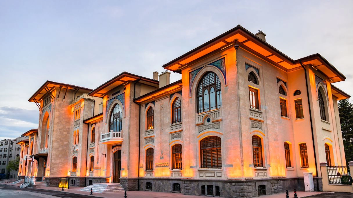 What are the facilities provided by Ankara Hotels?