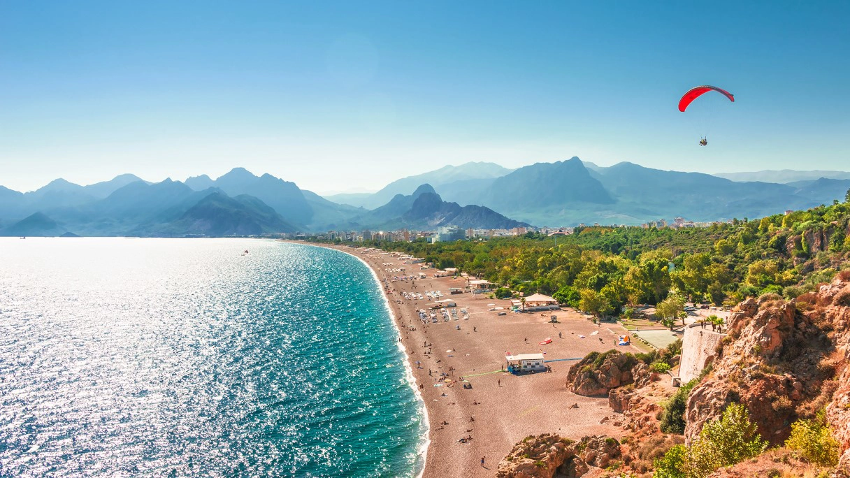What are the best ways to travel to Antalya?