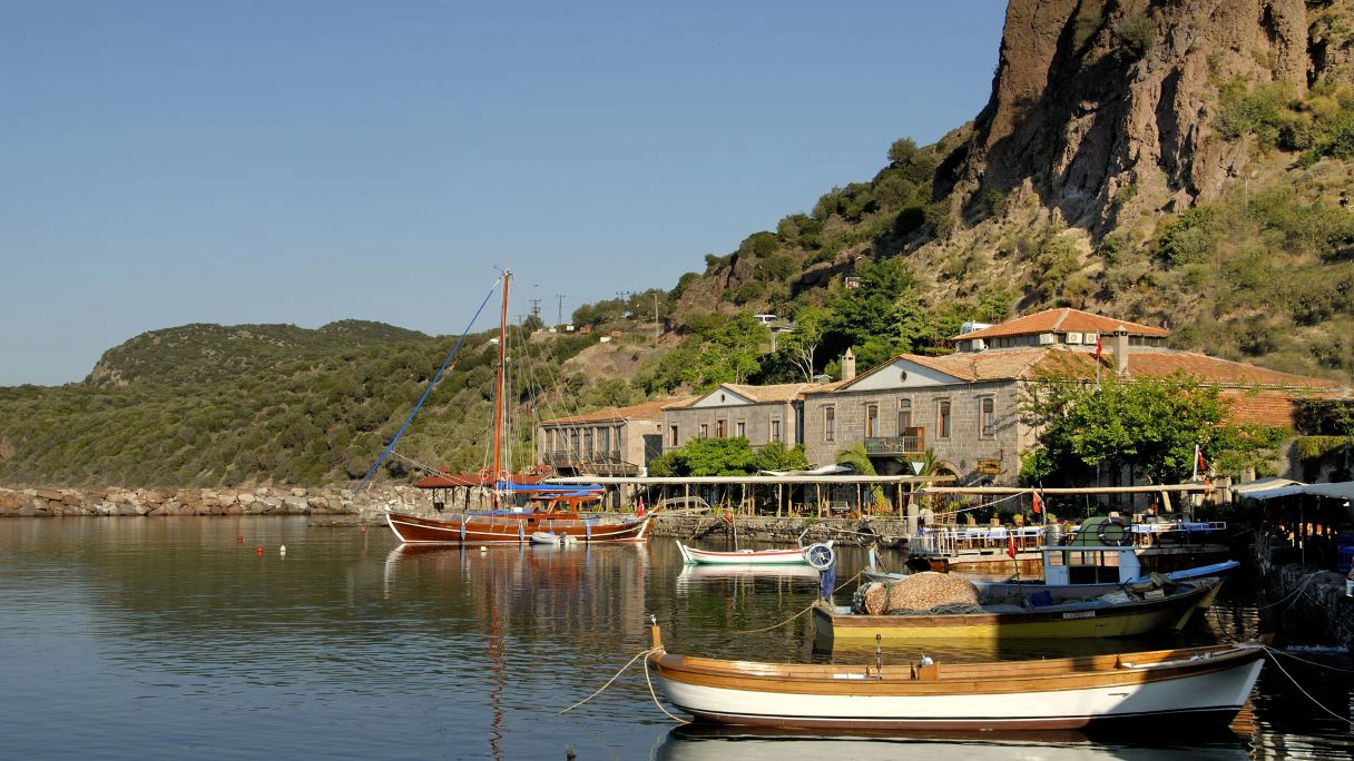 What are the top things to do in Assos?
