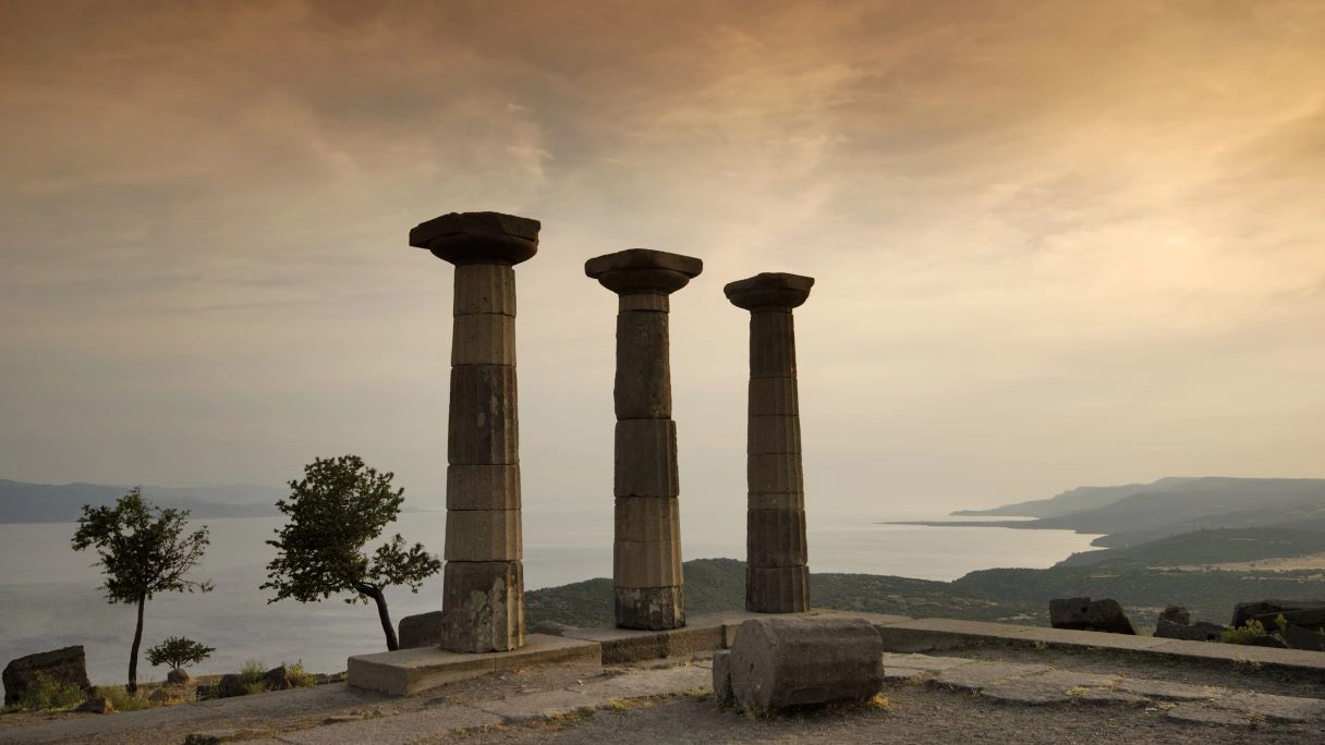 What are the accommodation options in Assos hotels?