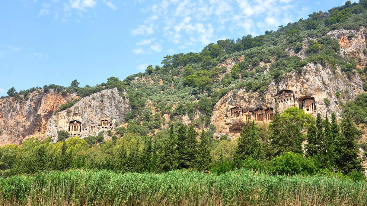 What are the transportation options to the Dalyan?