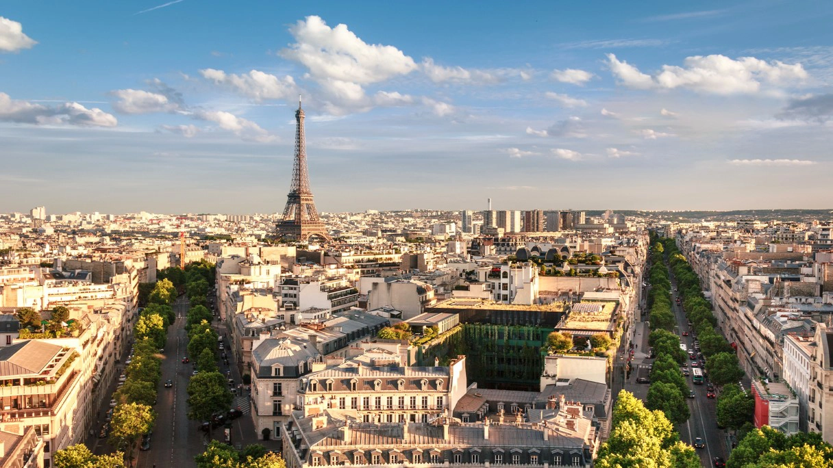 What are the accommodation options in Paris hotels?