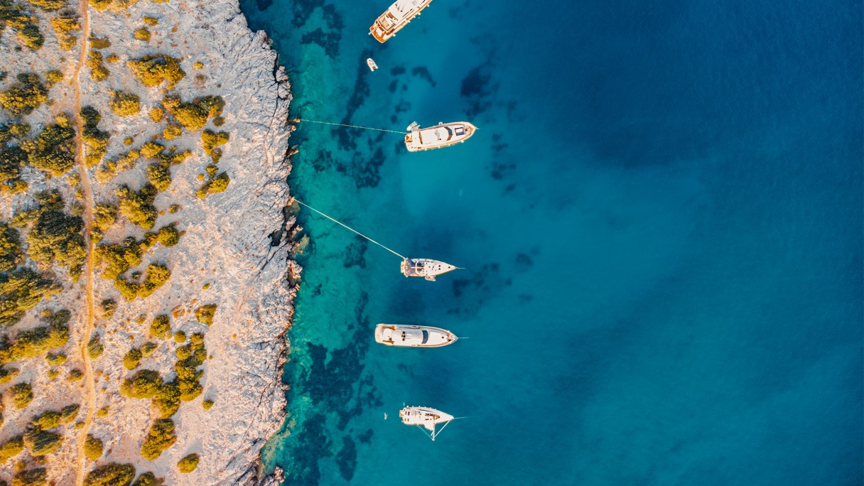 Çeşme Delikli Koy