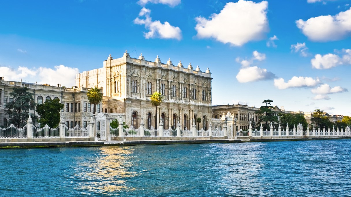 Dolmabahçe Sarayı