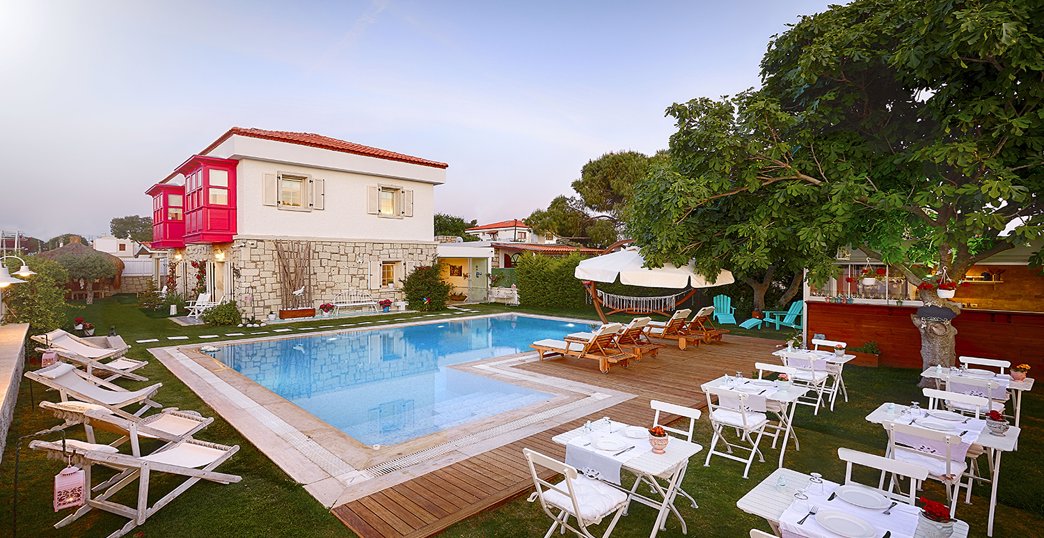 Gobene Hotel Alacati Havuz 20