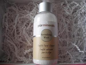 picture of Pürminerals Revitalizing Wash Souffle Facial Cleanser
