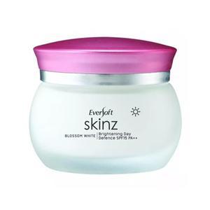 picture of Eversoft Skinz Blossom White Brightening Day Defence