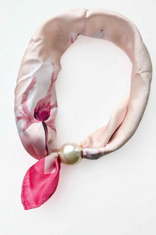 Tuch mit magnetischem Perlenverschluss Blumen - Rosa