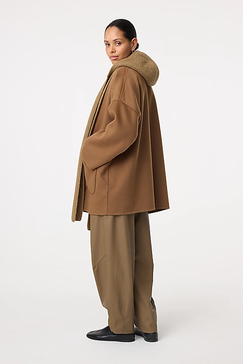 Betsy Kapuzenschal - Beige