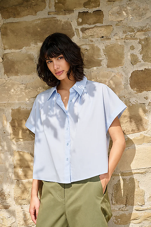 Bluse mit Zierknöpfen - Hellblau
