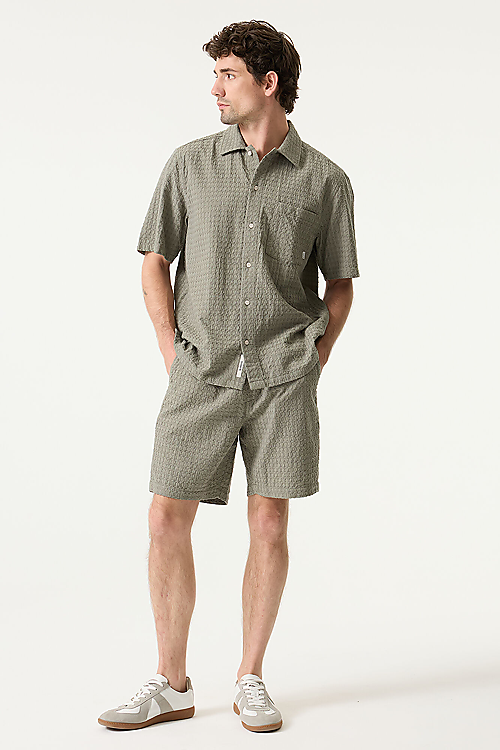 Shorts mit Stickerei - Salbeigrün