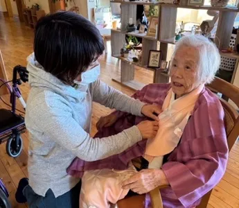 りある♡車椅子に座ったままで着る着物