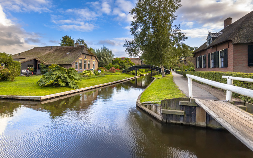 Giethoorn Village Canals Stock Video Footage by ©niglaynike #150778248