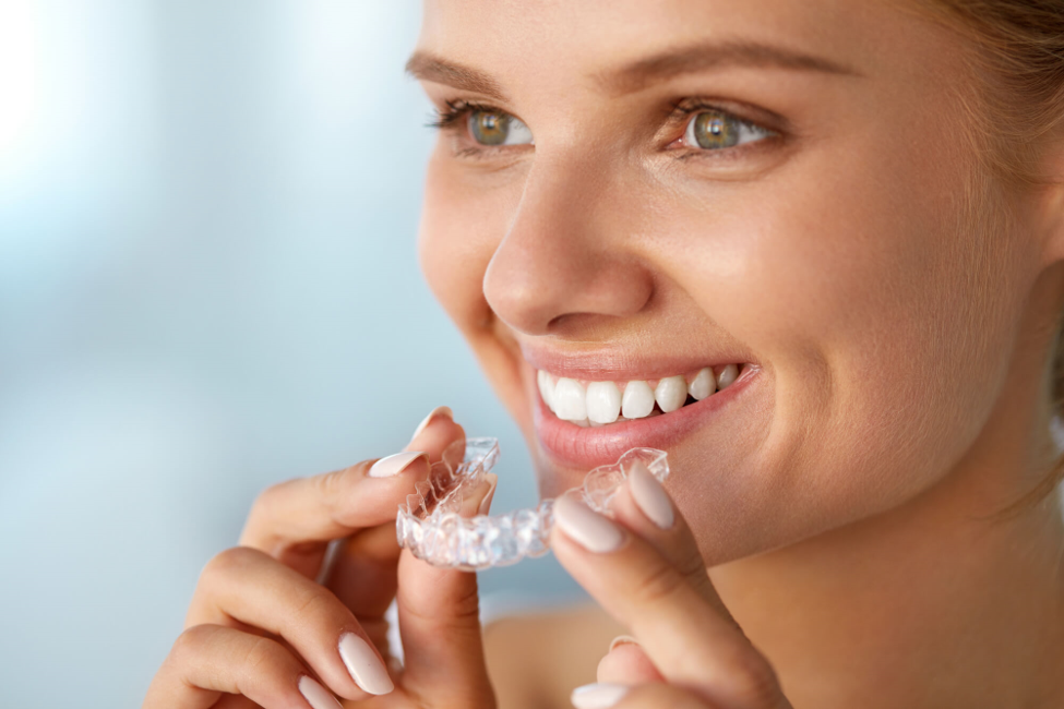 Difference between Invisalign and Metal Braces