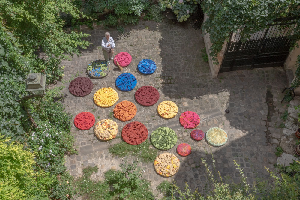 sheila hicks portrait