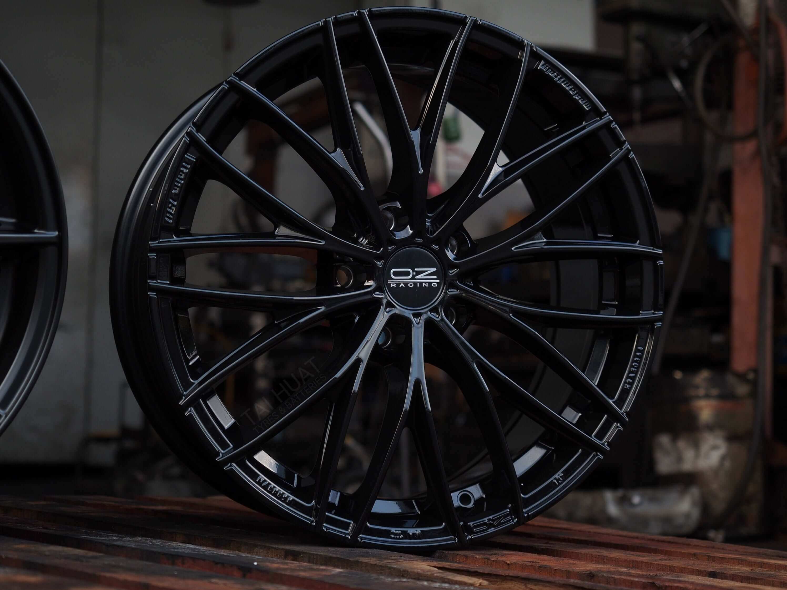 【M　4/4】OZ RACING ITALIA150 Alloy Wheels - Italia 150 5H - OZ Racing