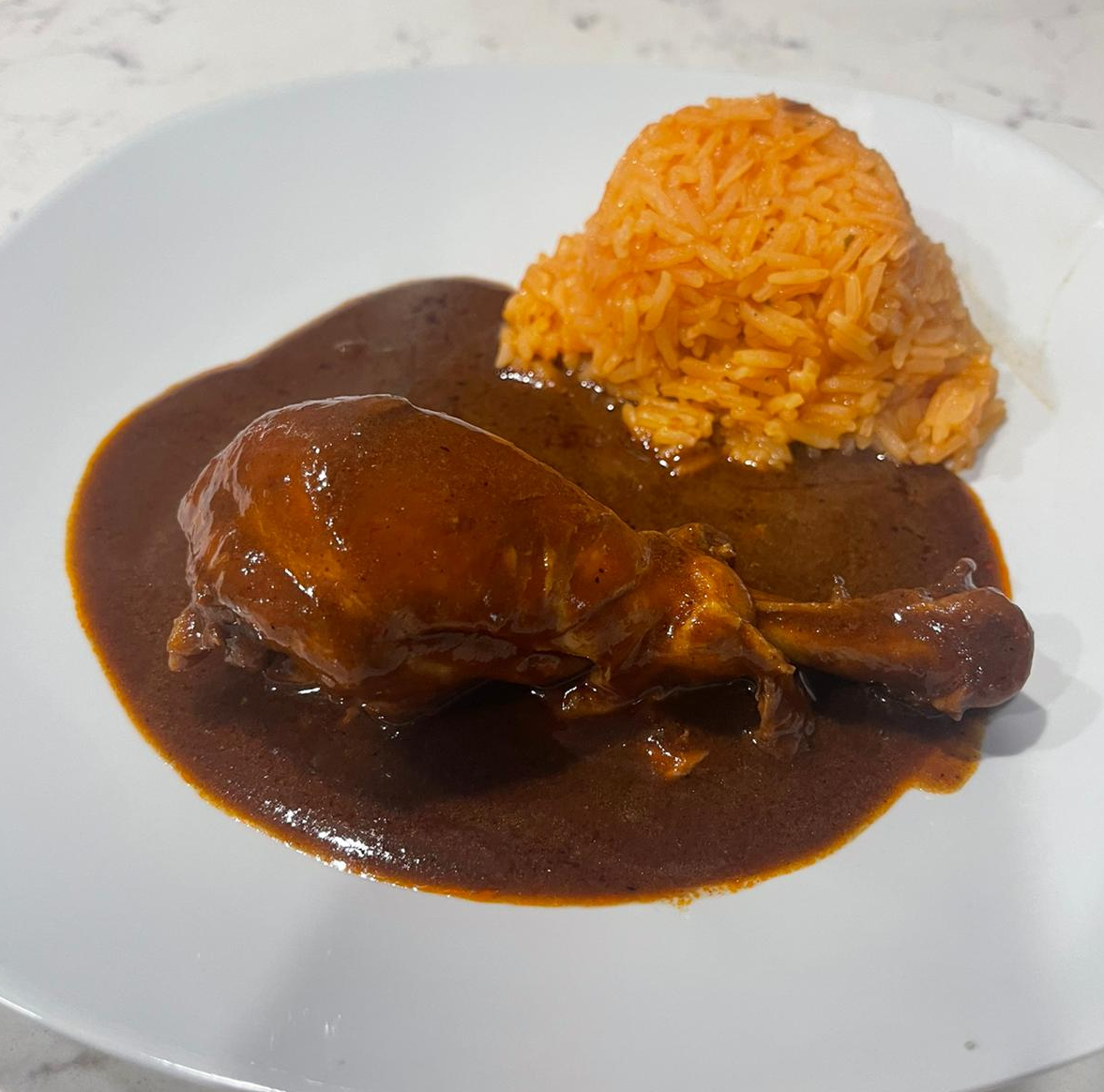 Menu: Fajitas de Pollo, Res, Taquizas, Mole con Arroz, Bictec Ranchero