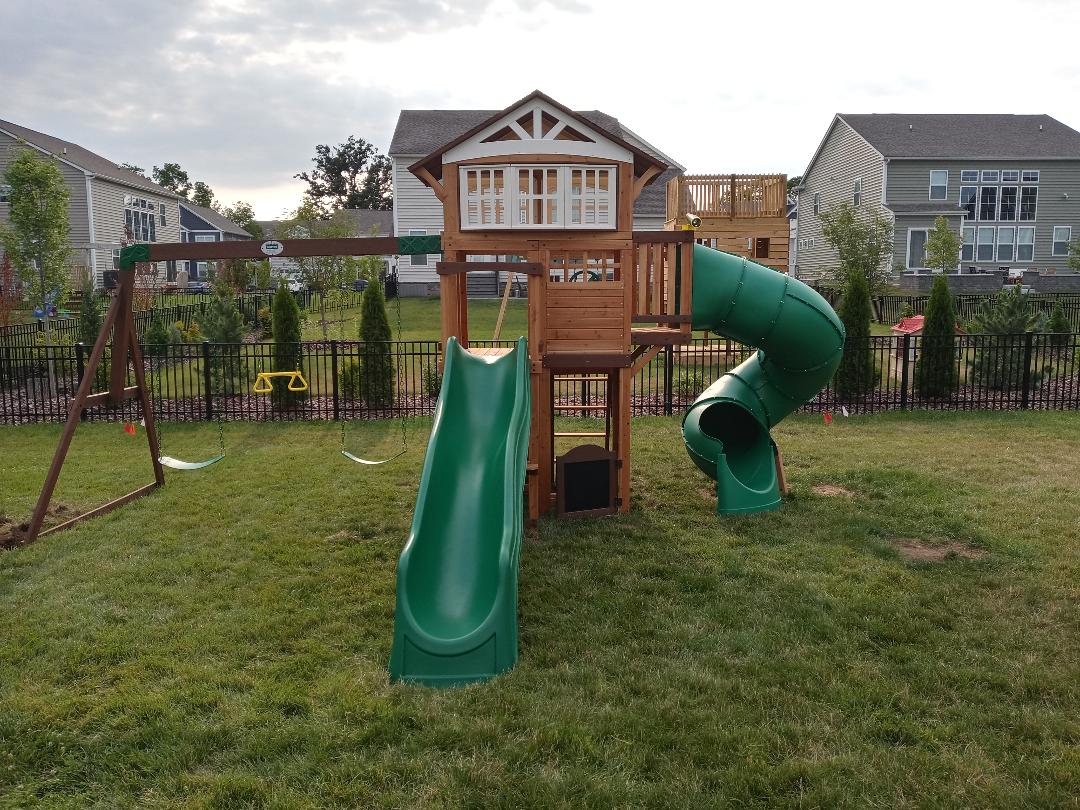 Swing Sets & Outdoor Playsets - Backyard Discovery