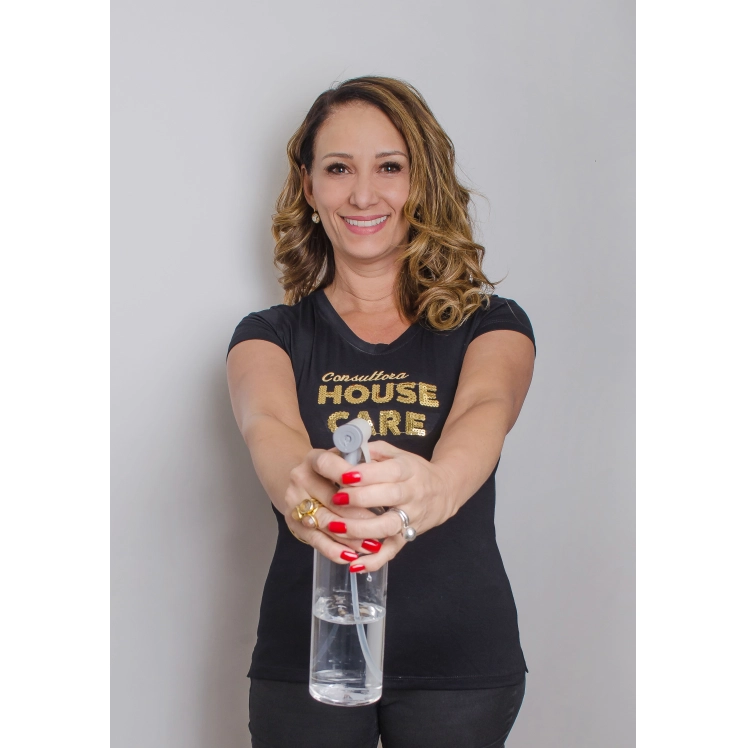 Camiseta Consultora House Care Baby Look Preta com Dourado Tam G - CBLHCDOURADAG