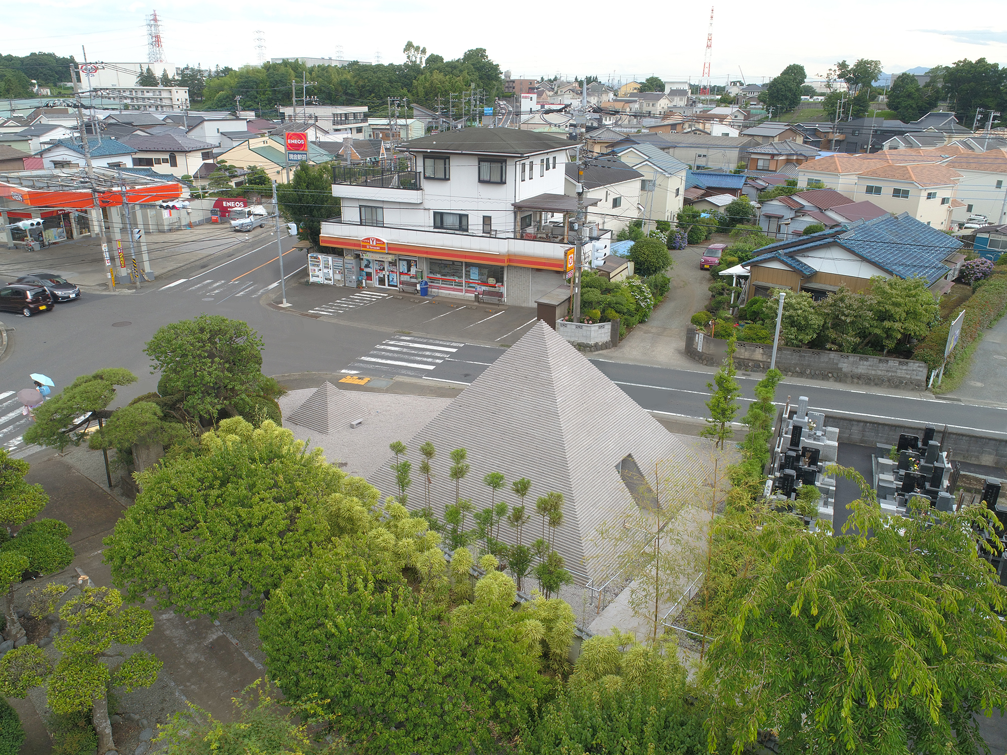 大法寺納骨堂「ぴらみ堂」