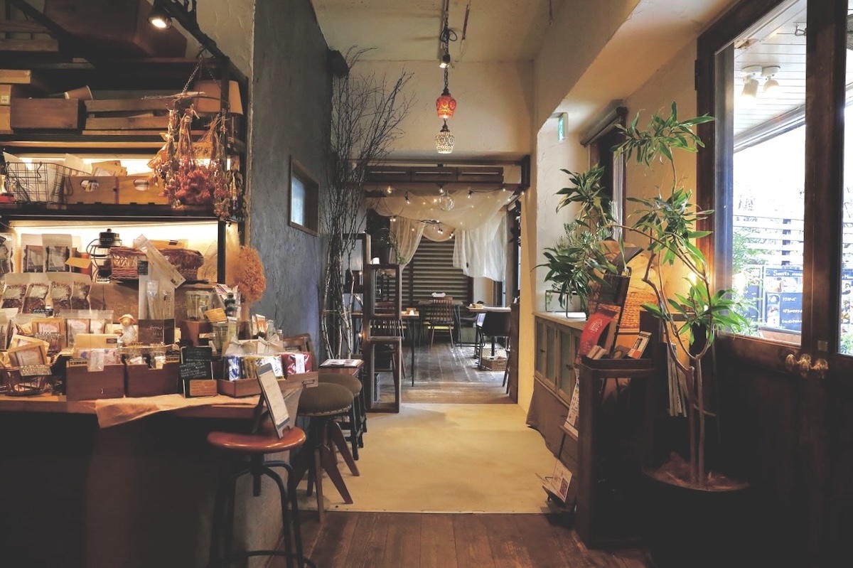 èmu cafe（ エミューカフェ ）