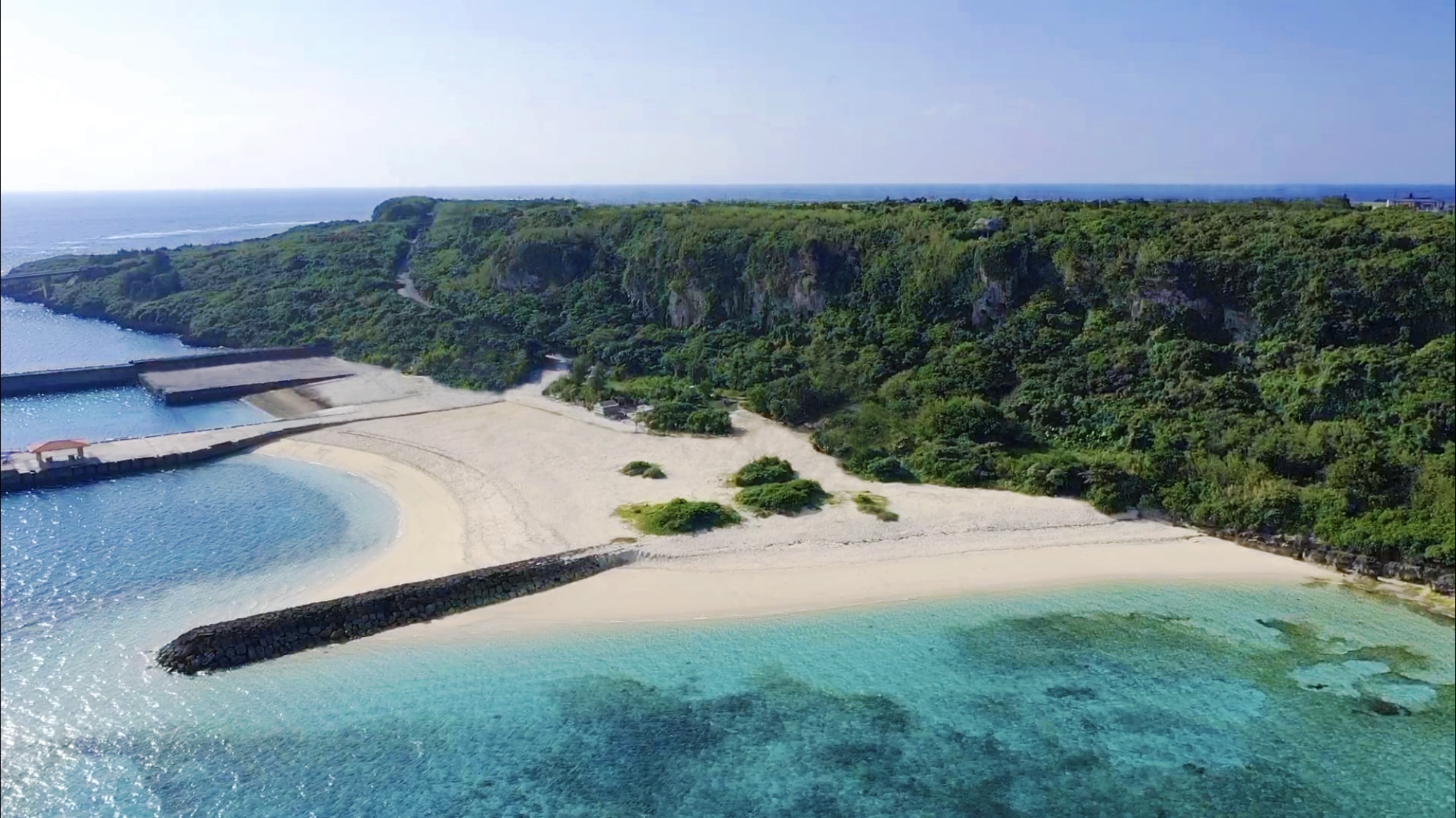 パチャビーチ - 宮古島の美しいビーチ | BBQ、クルーズ、バー