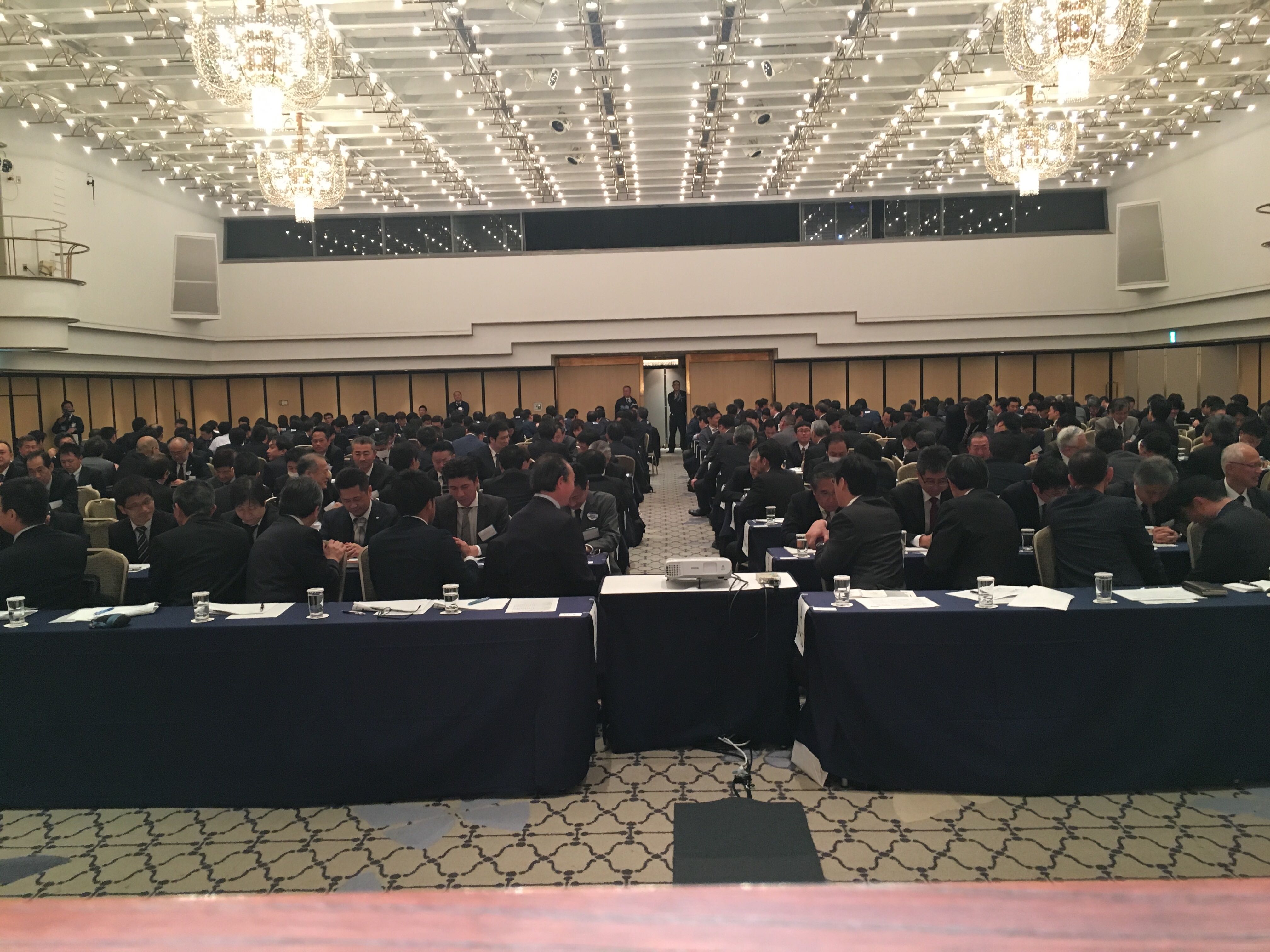 研修風景：大規模講演