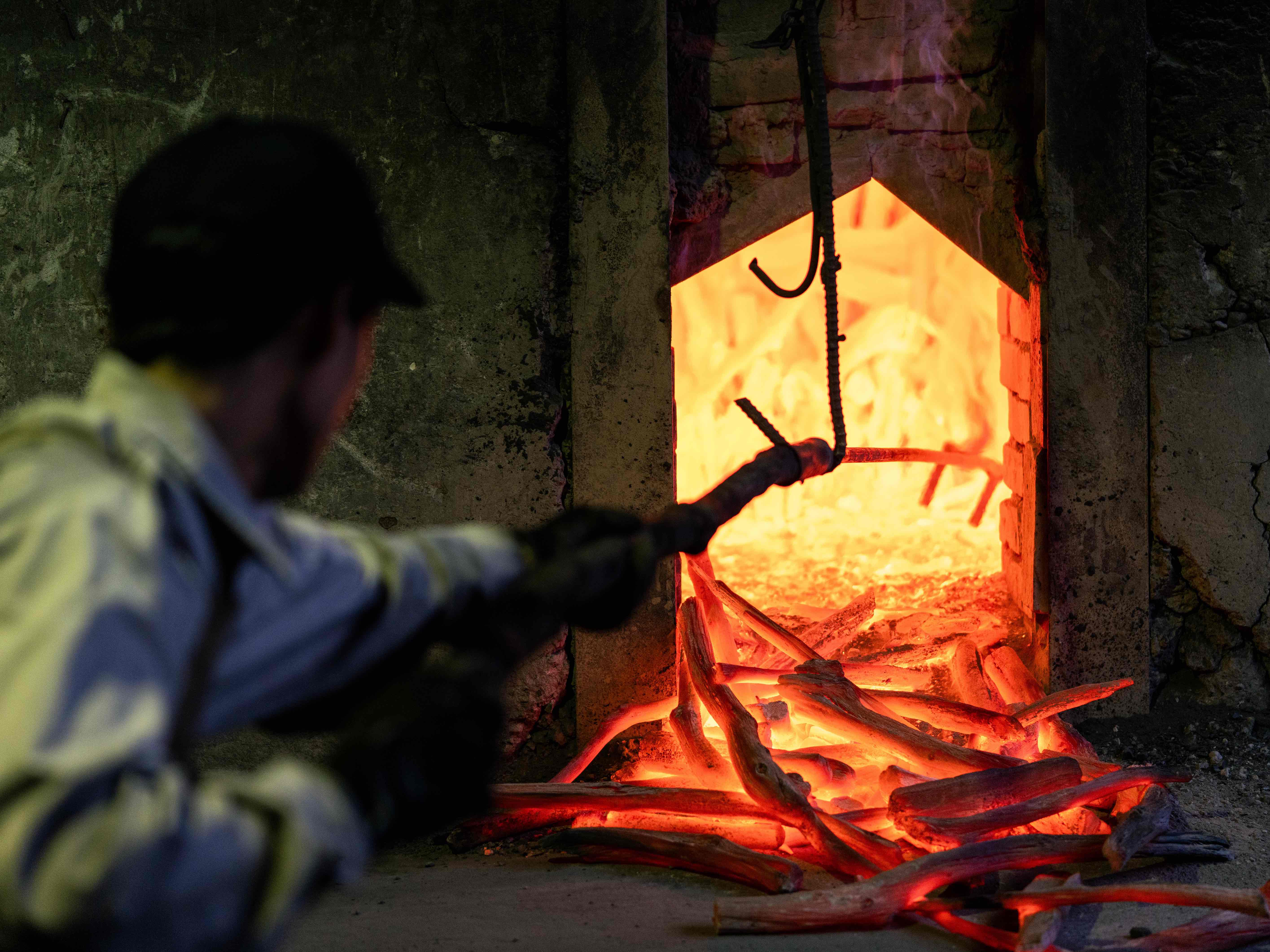 窯元直送　紀州備長炭ウバメカシ荒並15kg送料込 Amazon.co.jp: 紀州備長炭 半丸 15kg ウバメガシ 国産 和歌山