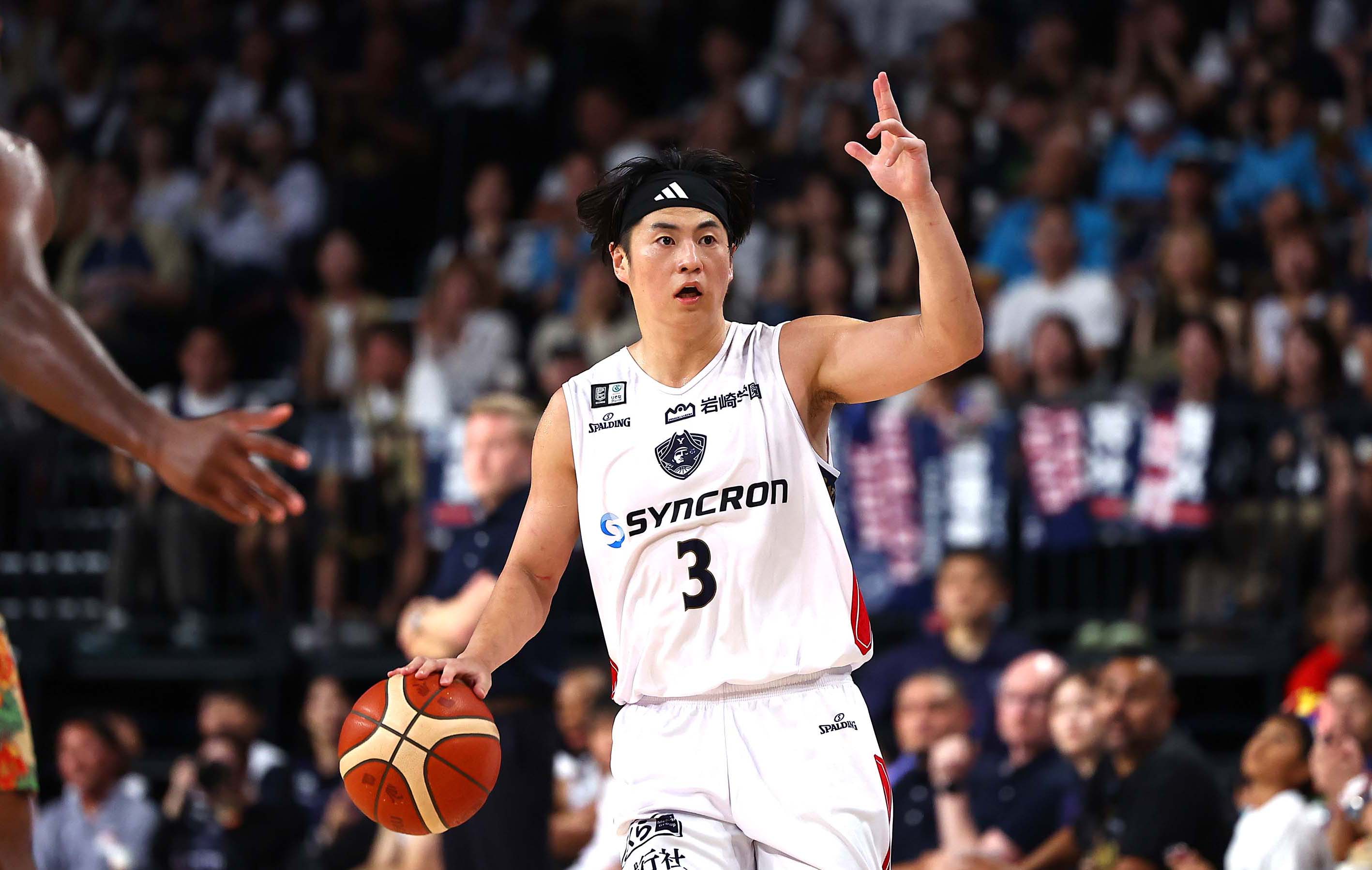 Basketball magazine web | 【リポート】「勝ちたい」ではなく「勝ちに導きたい」 安藤誓哉、横浜BCで示すリーダーの覚悟 