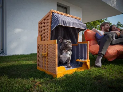 Hundestrandkorb Enno dunkelblau mit weißen Nadelstreifen inkl. Schutzhülle Produktbild #1