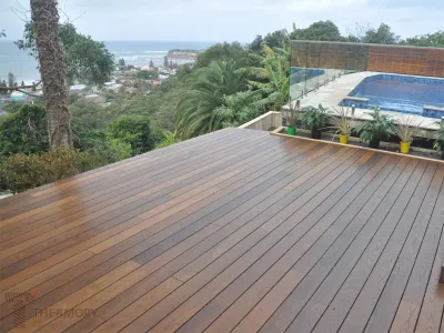 Terrassendiele D31 Thermo-Esche - rechtwinklig gekappt Produktbild #1