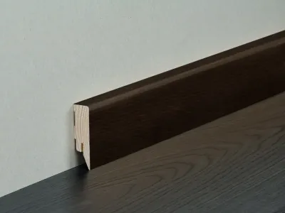 Sockelleiste Topline Räuchereiche lackiert Nadelholzkern Produktbild #1
