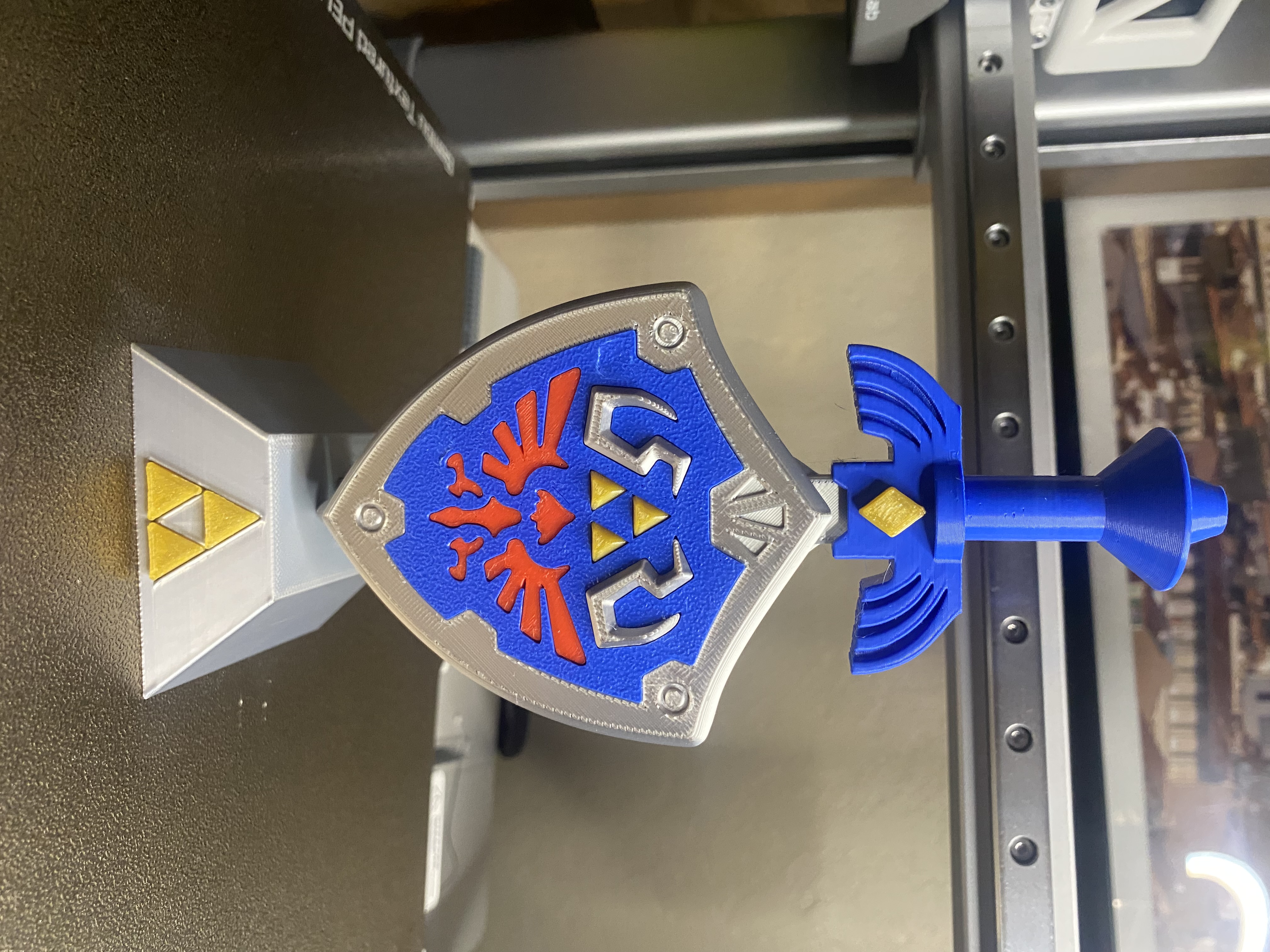 Display stand for Chunky Links Sword and Shield 3D STL Model — view 2