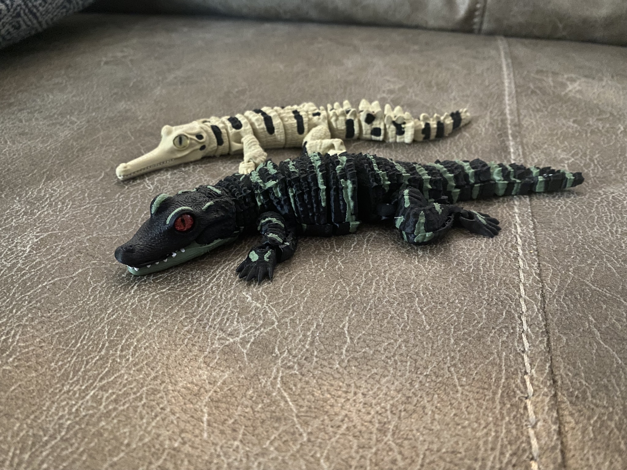Articulated Baby Alligator| Pre-Painted + Optional 8mm Glass Eye