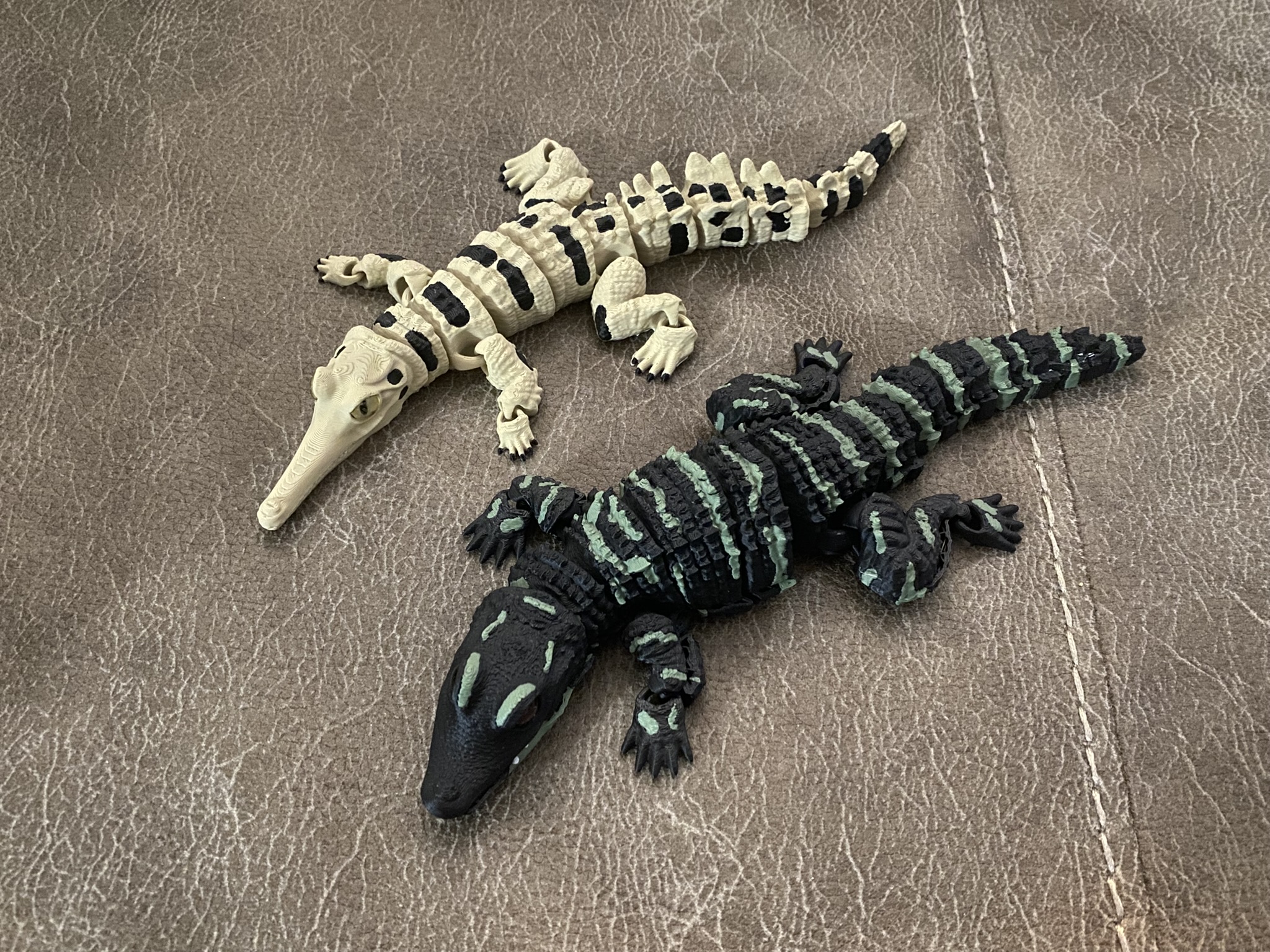 Articulated Baby Alligator| Pre-Painted + Optional 8mm Glass Eye