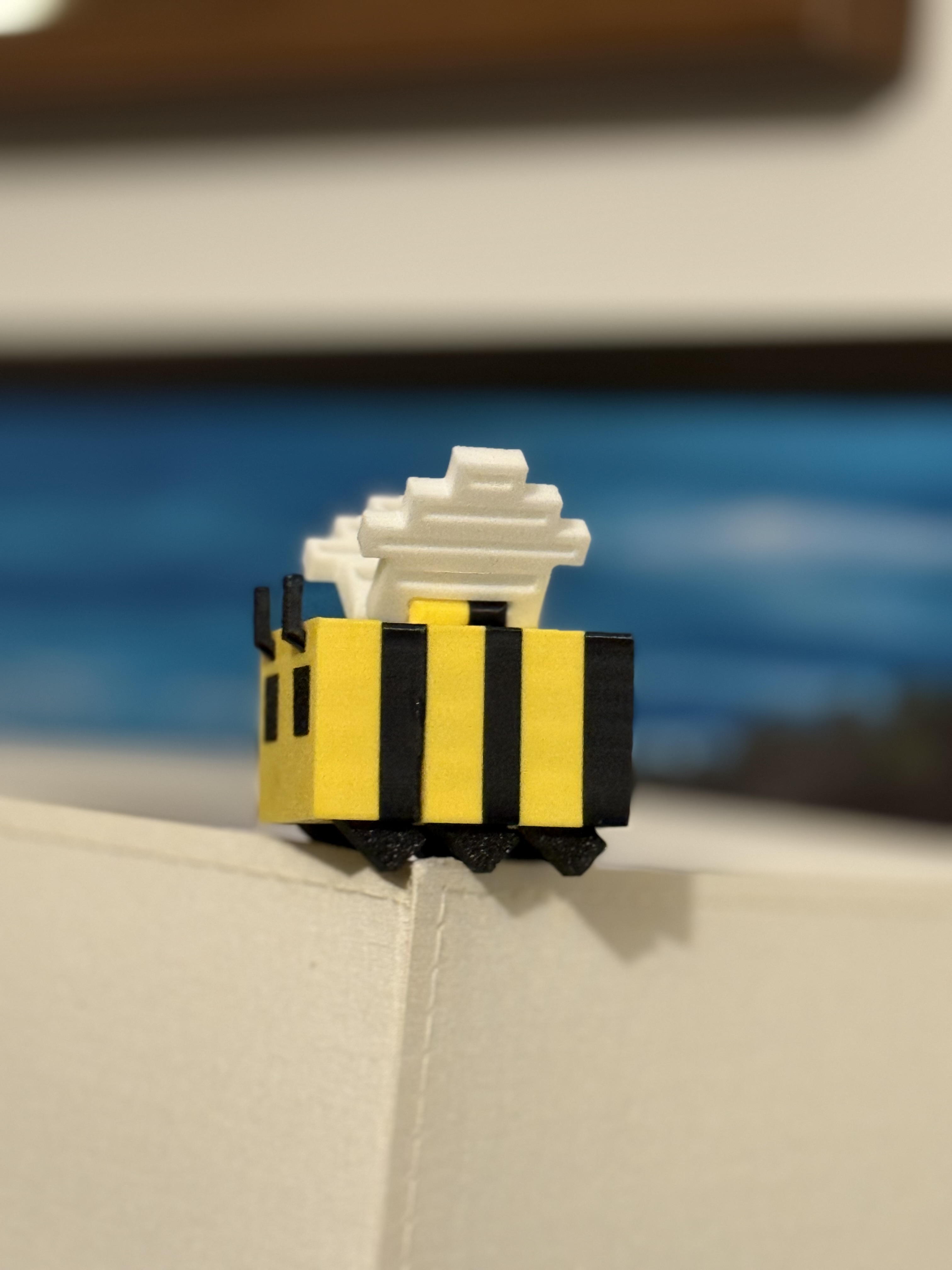 Minecraft Bee with Articulating Wings and Legs 3D 3MF Model