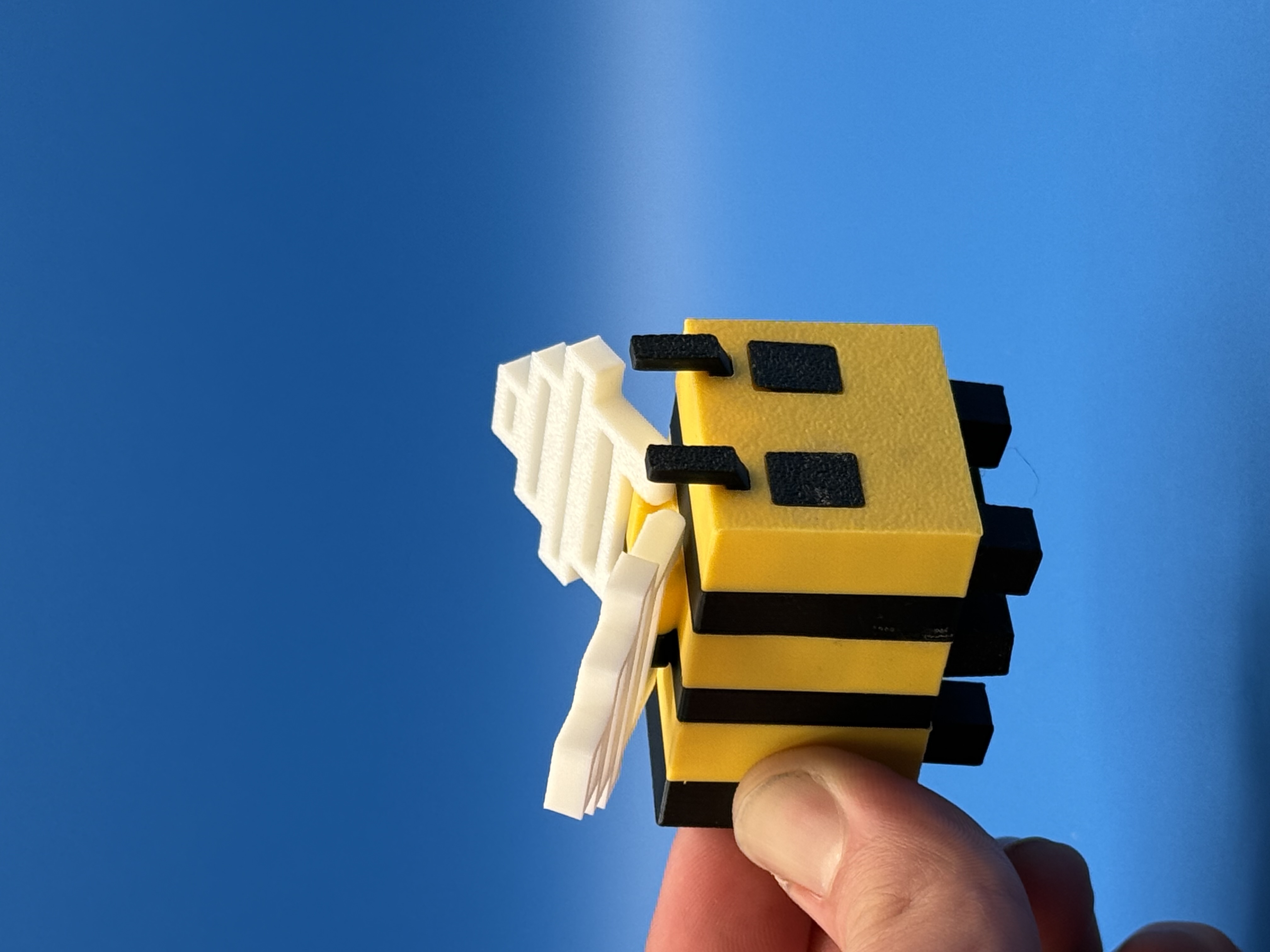 Minecraft Bee with Articulating Wings and Legs 3D 3MF Model — view 7