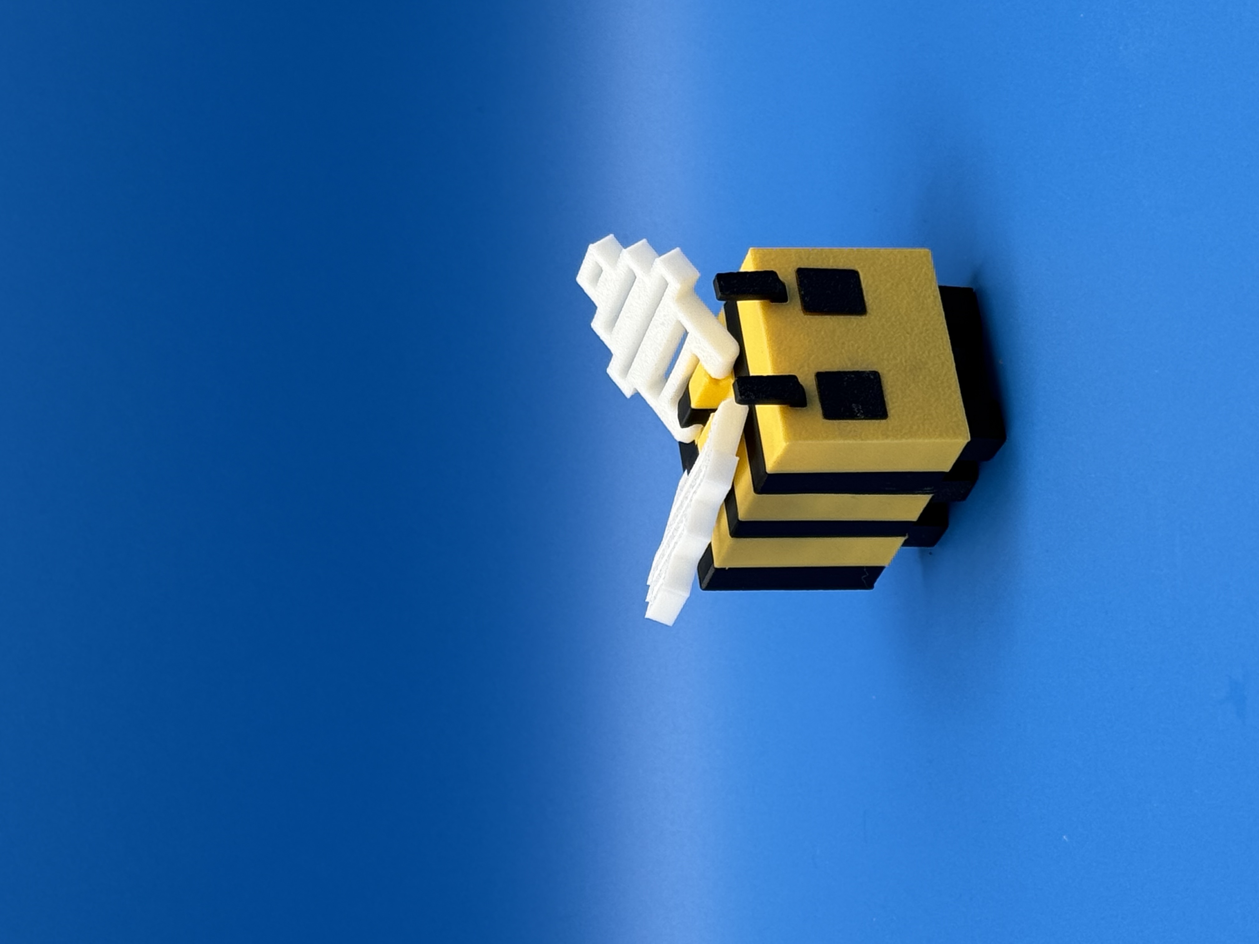 Minecraft Bee with Articulating Wings and Legs 3D 3MF Model — view 8