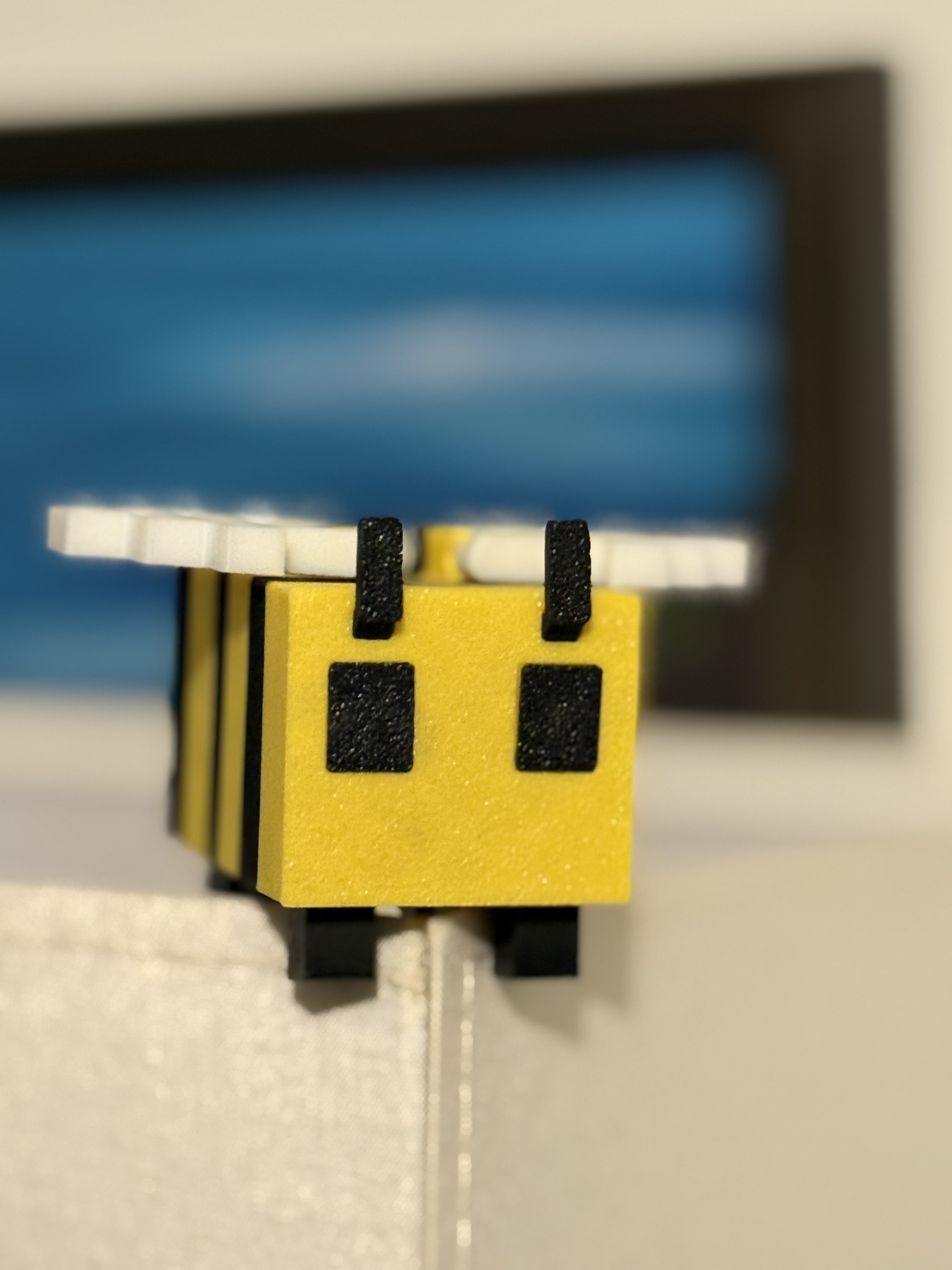 Minecraft Bee with Articulating Wings and Legs 3D 3MF Model — view 6