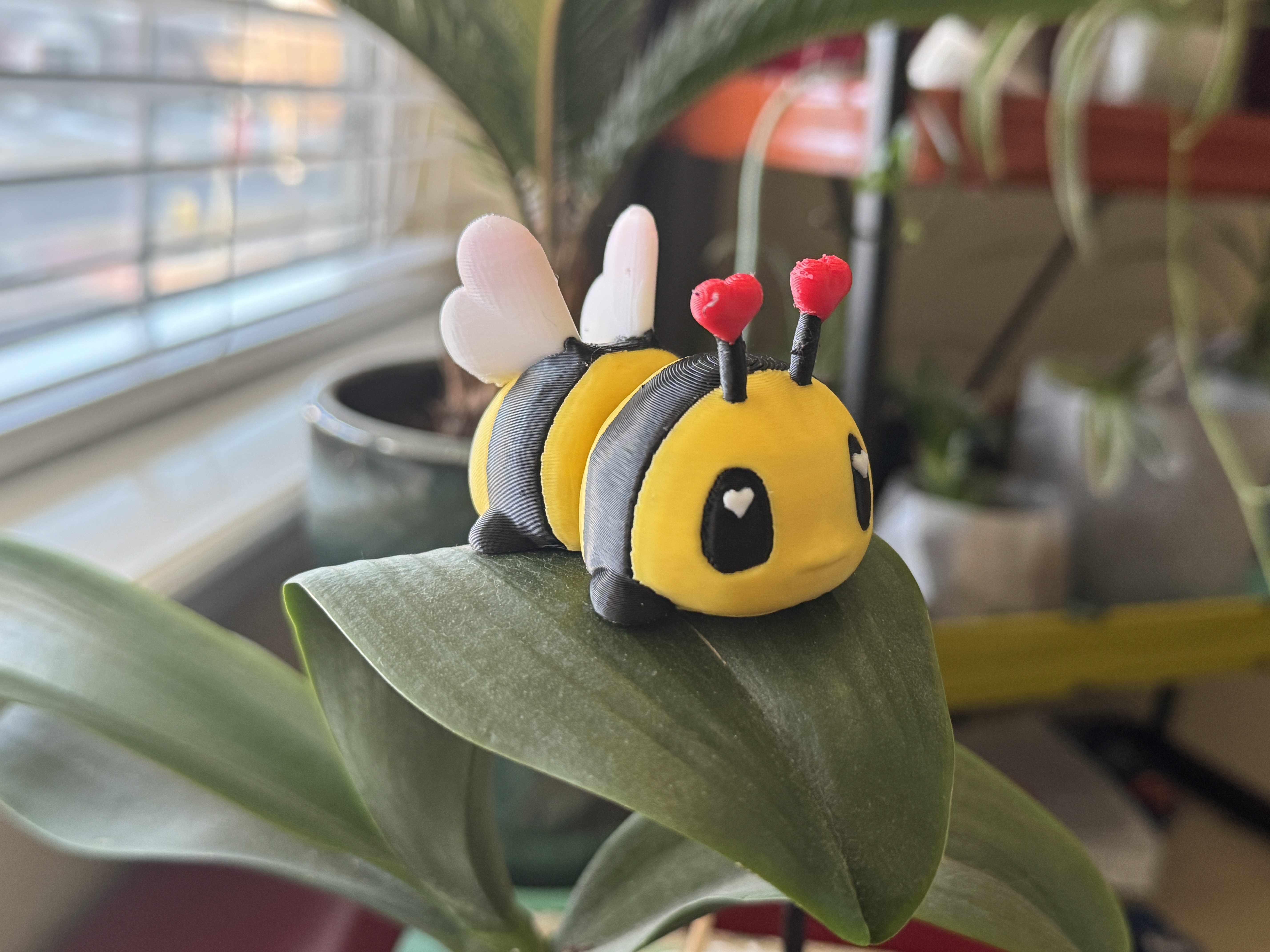 Bumble Bee and Heart Bee by Teal Cat Creative 3D STL Model — view 6