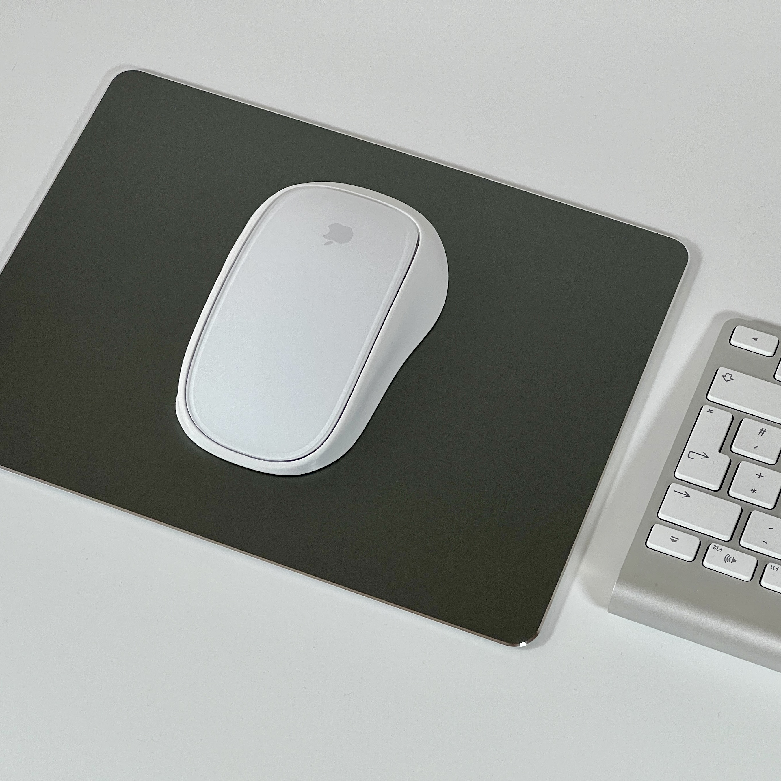Apple Magic Mouse Ergonomic Case Extra Grip - 3D model by Apple Magic Mouse Ergonomic Case Extra Grip - 3D model by