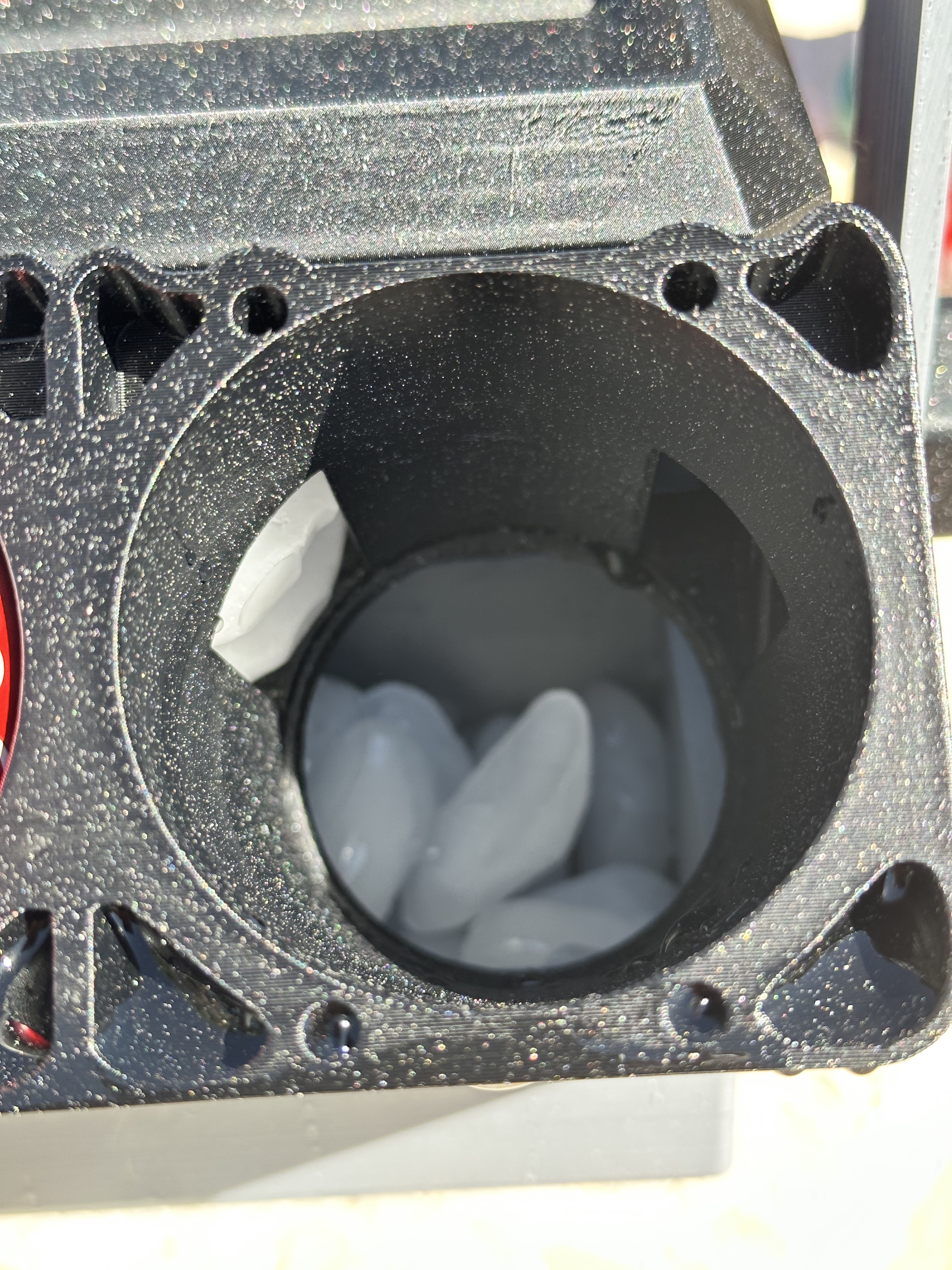 3D Printable V8 CAN COOLER FOR REGULAR AND MINI CANS / FITS MOST