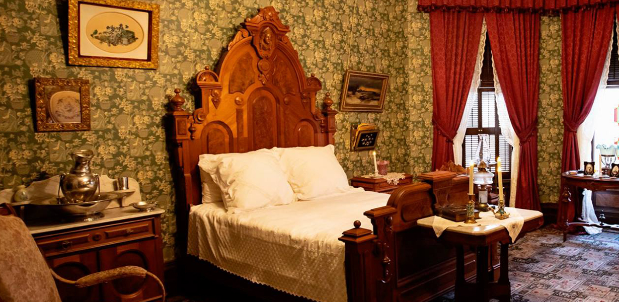 Mansion master bedroom